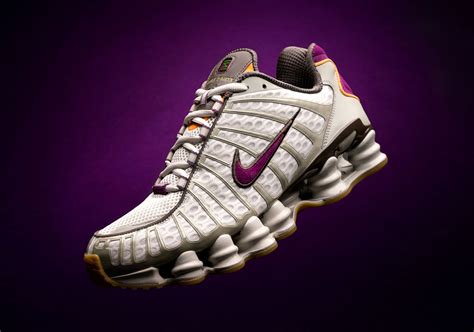 nike shox sneaker